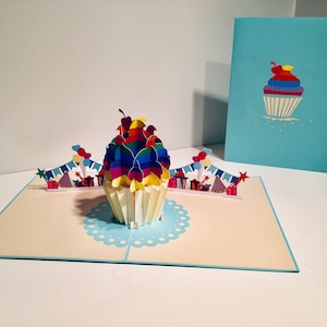 Cartão gigante de cupcake turquesa - Criado por Origami Pop Cards - Cartões pop-up de papel mágicos 3D - Sydney, Austrália. OrigamiPopCards.com