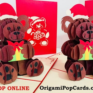 Cartão de felicitações pop-up 3D com ursinho de pelúcia de Natal superfofo e metálico - Criado por Origami Pop Cards 3D - OrigamiPopCards.com Feito à mão com amor