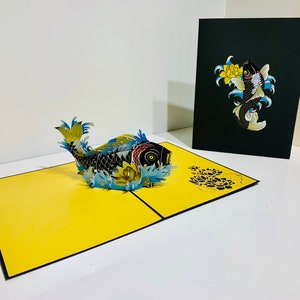 Cartão de Peixe Japonês Koi Preto - Criado por Origami Pop Cards - Cartões Pop-up de Papel Mágico 3D - Sydney, Austrália. OrigamiPopCards.com