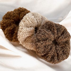 Hair scrunchies cable knit, boucle women&#39;s children’s knitted ties, handmade alpaca wool hair accessories for woman, gift for friend