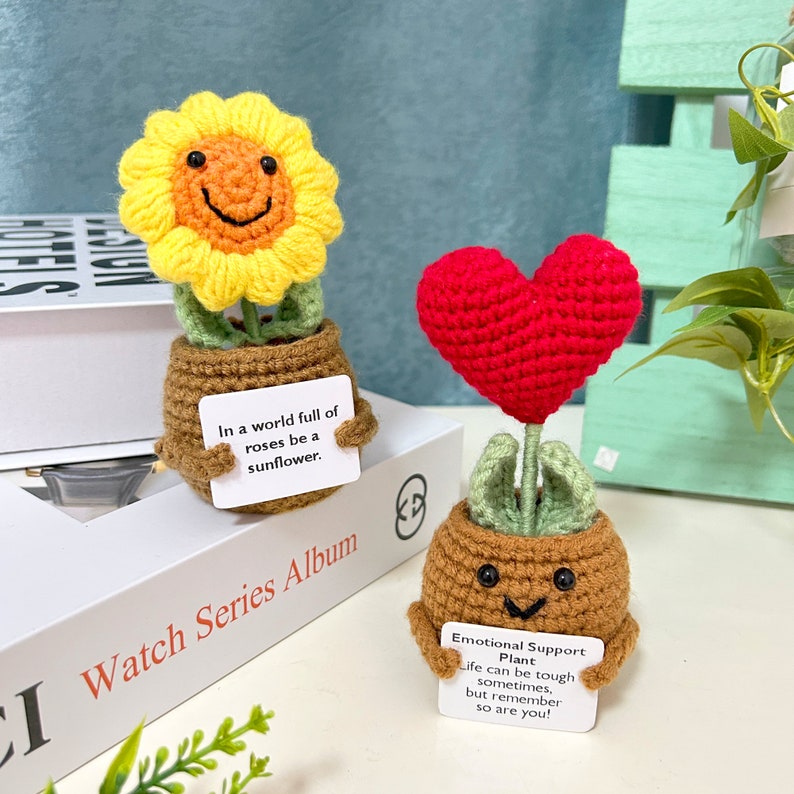 Op maat gemaakte gehaakte bloempotplant, cadeau voor moeder/vrouw/vriendin, schattige bureauaccessoires, liefde uiten Sunflower B+Heart