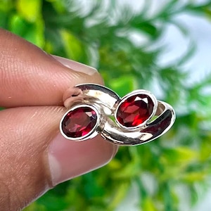 Garnet Silver Ring, Natural Garnet, Genuine Garnet Ring, Solid Sterling Silver Garnet Ring, Red Birthstone Gemstone Ring, Unique Ring