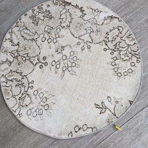 2.6 x 2.6 feet turkish round rug handmade wool round rug