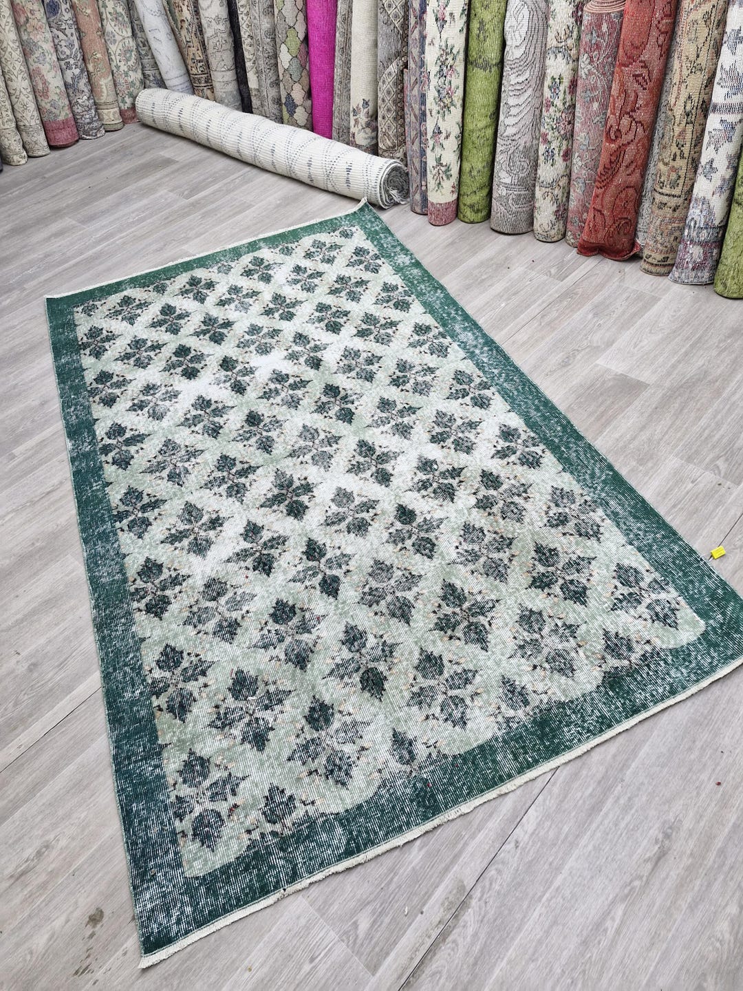 クリーニング済！⭐トルコ製ヴィンテージラグ◽ 紋章 柄◽グリーン &レッド ハンドメイドグリーントルコラグ：ヴィンテージ ウシャック ボヘミアン