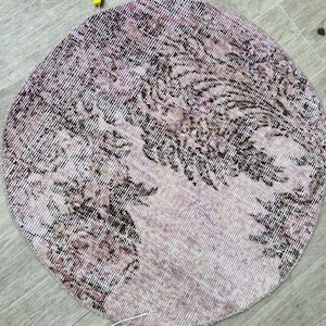 2.5 x 2.5 feet turkish wool round rug