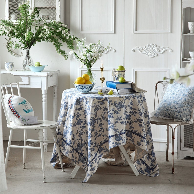 Elegant tafelkleed in Franse stijl Blauw Beige Wit Tafelkleed Vierkant Rond Tafelkleed Aangepast formaat voor koffie Kichen Elegant aangepast formaat afbeelding 1