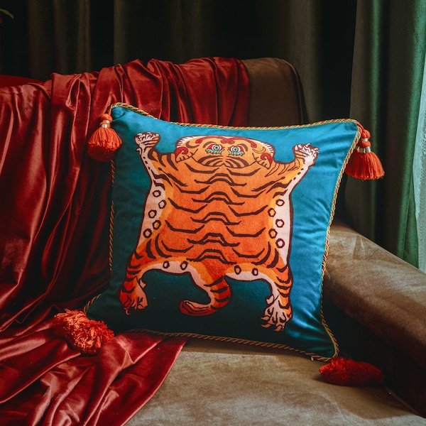 Blue Pillowcase With Tiger Skin Shape Print Velvet Throw Pillow Cover With Piping On Hem and Tassels on Corner Home Decor