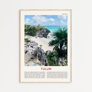 Puede incluir: Una fotografía de las ruinas de Tulum en México. Las ruinas se encuentran en un acantilado con vistas a un océano turquesa. Un palmera se encuentra en primer plano. El texto "TLM, México" y "TULUM" están en la imagen.