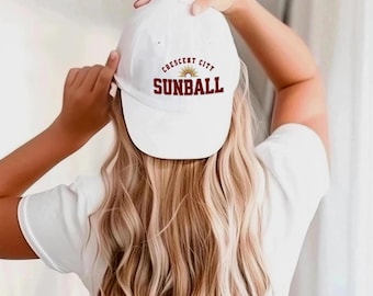 Crescent City Sunball Hut, Bookish Merch, Bryce Quinlan, Athalar, Lunathion, bestickte Baseballkappe