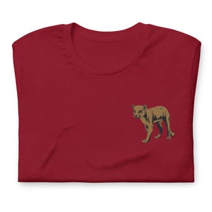 Camisa Fossa, camiseta de manga corta con cuello redondo y bordado, fauna de Madagascar, animales exóticos, varios colores