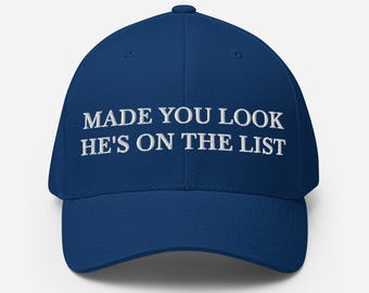 不思議なハット☆トランプ 彼はリストに載っている帽子、面白い反トランプ風刺繍入り構造化