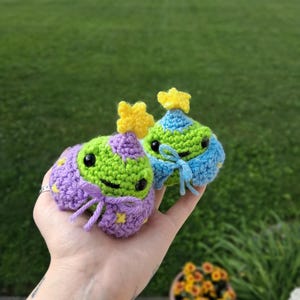 Crochet Wizard Frogs