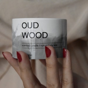 Scent: Oud Wood
Size: Small (8.3*5.6 cm)