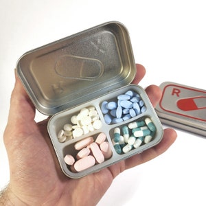 Contenitore per pillole in metallo da viaggio - Soluzione di qualità per la conservazione portatile dei farmaci