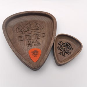 Walnut Wood Guitar Pick Dish Fender, Engraved Wood Holder, Large Musician Valet Tray Gift for Player, Catch All Bowl for Him, Desk Organizer