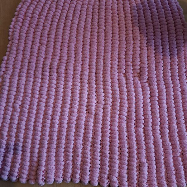 Pompom blanket