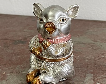 Lucky Pig trinket box - ring box jewelry - bling bling with gold plated details. Pig keeps and guards your loved ones