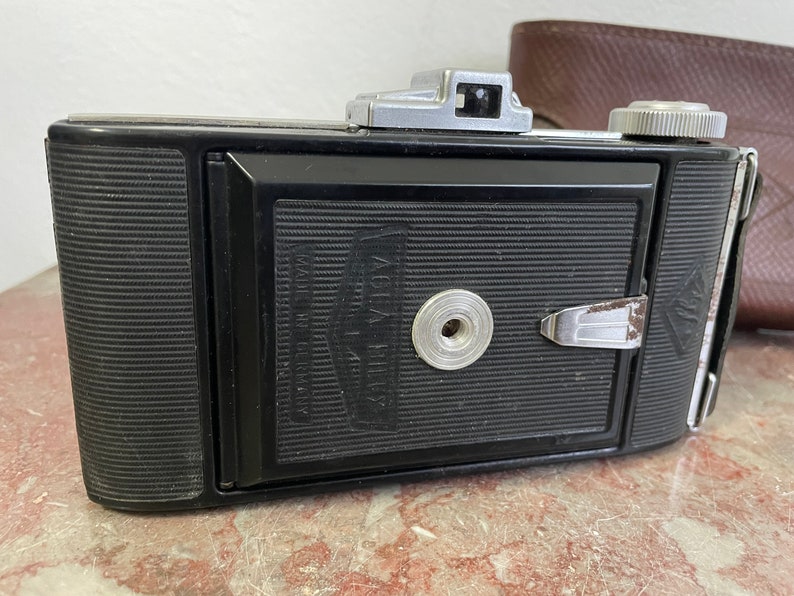 Agfa Billy Pronto folding camera bellows camera Tested Working Early 1950s In bag. Lens Agfa Agnar 1:6.3/105 very nice roll film camera image 8