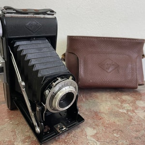 Agfa Billy Pronto folding camera bellows camera Tested Working Early 1950s In bag. Lens Agfa Agnar 1:6.3/105 very nice roll film camera image 1