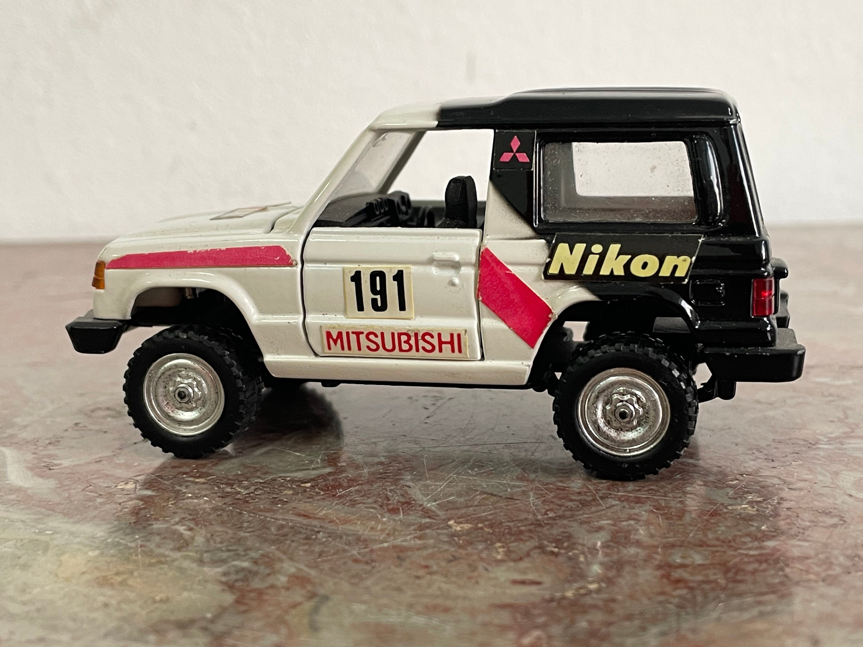 Yonezawa Japan No 104 - Mitsubishi Pajero Scale 1:43 Very