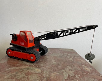 Grue Tonka en métal - Modèle très spécial pour les vrais collectionneurs - environ 40 cm au total En très bon état Grue camion grue palan