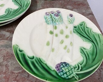 Set/4 Majolica old French asparagus plates + artichoke decor 23.5 cm diameter (9 inches) In good condition Barbotine green blue purple set/4