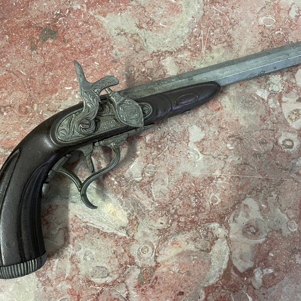 Decoratief duelleer pistool - puur decoratief voor aan de wand of boven de haard, op kantoor etc. 33 cm / 13 inch