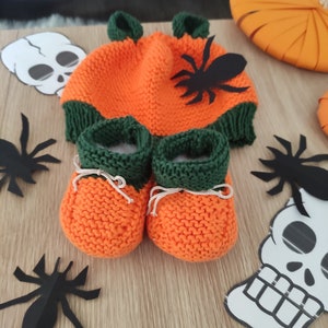 Halloween hat and slippers set