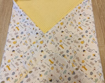 Capa de baño para bebé con capucha con estampado de ratoncitos