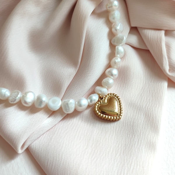 Collier perles et coeur *GABI* / collier perles eau douce naturelles/ pendentif coeur acier inoxydable/ collier romantique/cadeau