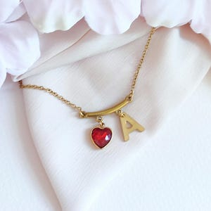 Collar de nombre/cadena fina de acero inoxidable de oro/amuletos colgantes de letras de acero inoxidable dorado y corazón de cristal rojo/joyería personalizada/carta/amor