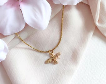 *Harper* necklace/fine gold plated chain/gold plated bee pendant/fashion chic trendy elegant minimalist necklace/insect