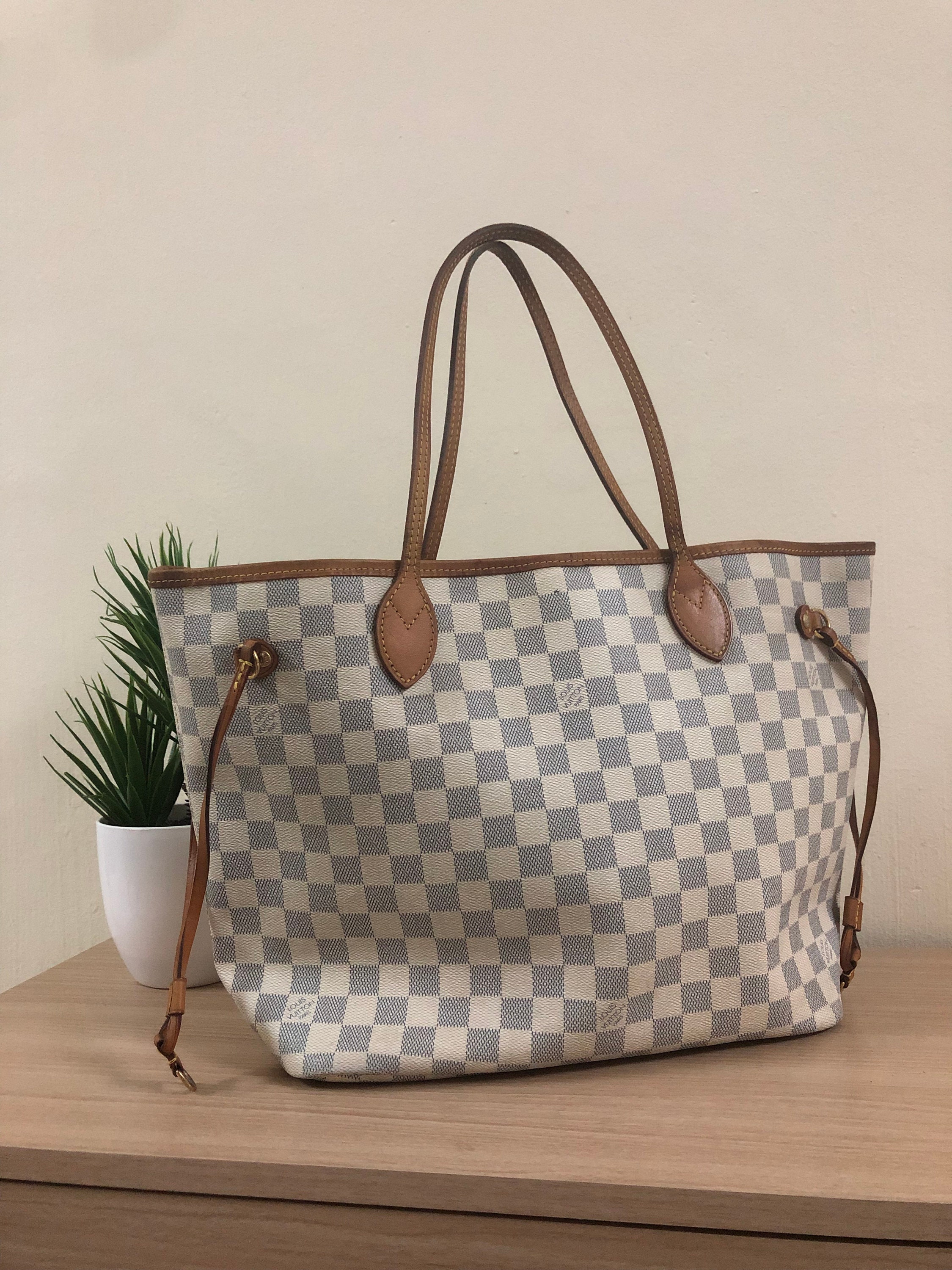 Louis Vuitton White Damier Azur Salina PM Blue Leather Cloth ref.301564 -  Joli Closet