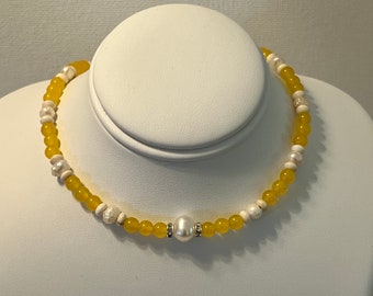 Necklace in 20” beautiful, saturated yellow agate natural gemstones in 4mm and cultured pearls elegant princess style necklace