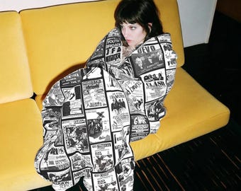 Punkrock-Decke mit Konzertflyer-Motiv | Kuschelige Plüschdecke