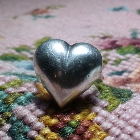 Sterling Silver HEART RING Vintage size 7 - image 3