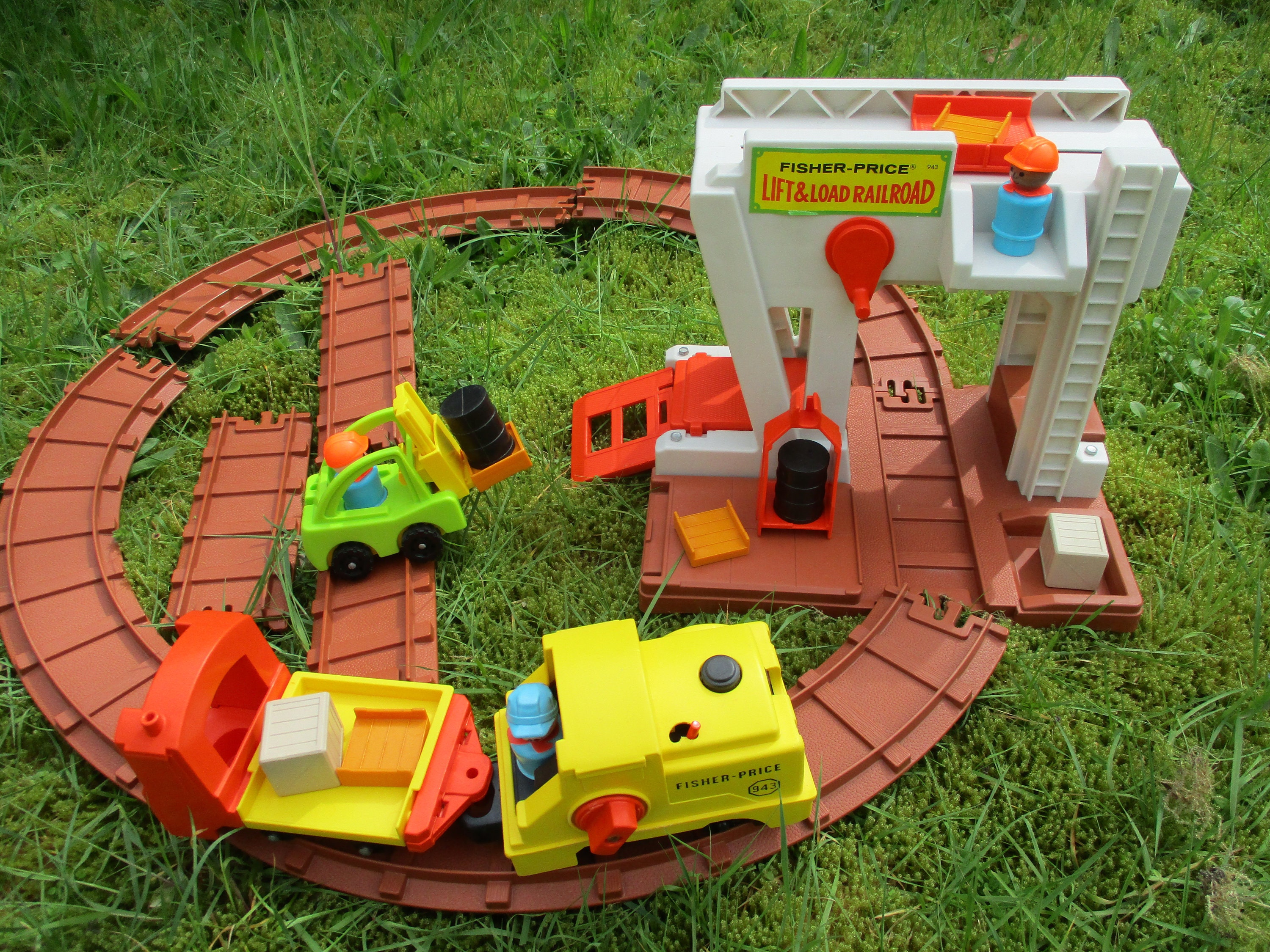 フィッシャープライス　リトルピープル　レールロード il_fullxfull.5899399922_kl1p.jpg