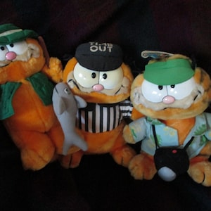 Garfield hand-crafted plush toy vintage 1981 with label Dakin plushy