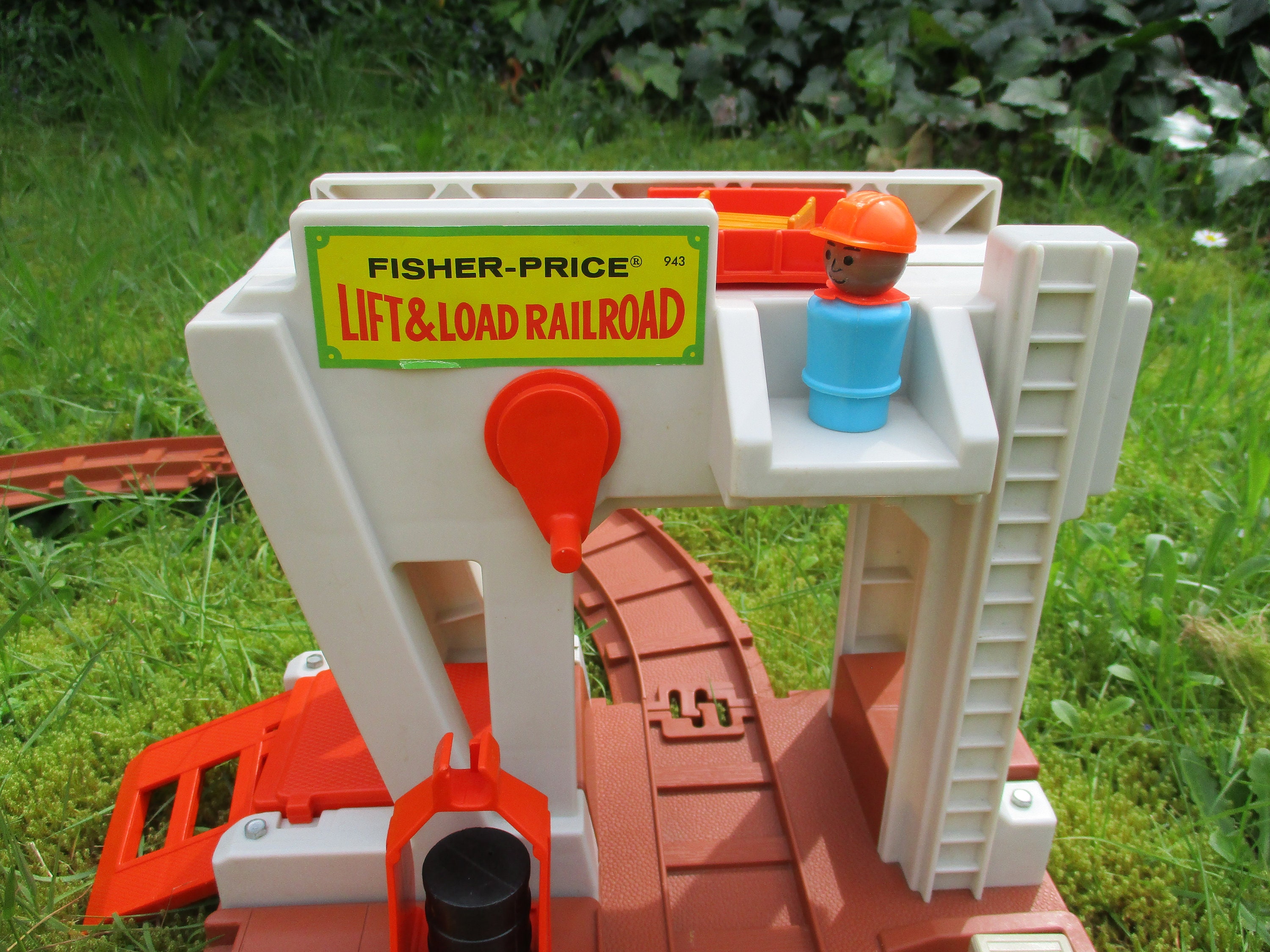 Fisher Price 943 Little People Lift & Load Railroad Vintage 1978