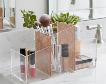 Organizador de maquillaje acrílico dorado brillante, moderno tocador para pinceles y lápices, expositor de acrílico transparente para cosméticos y cuidado de la piel.