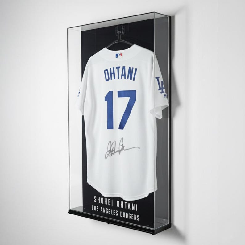 Puede incluir: Un juego de tres tazas de cer&aacute;mica con acabado moteado y mate. Las tazas son de color crema, gris claro y gris oscuro. Cada taza tiene un dise&ntilde;o simple y minimalista.