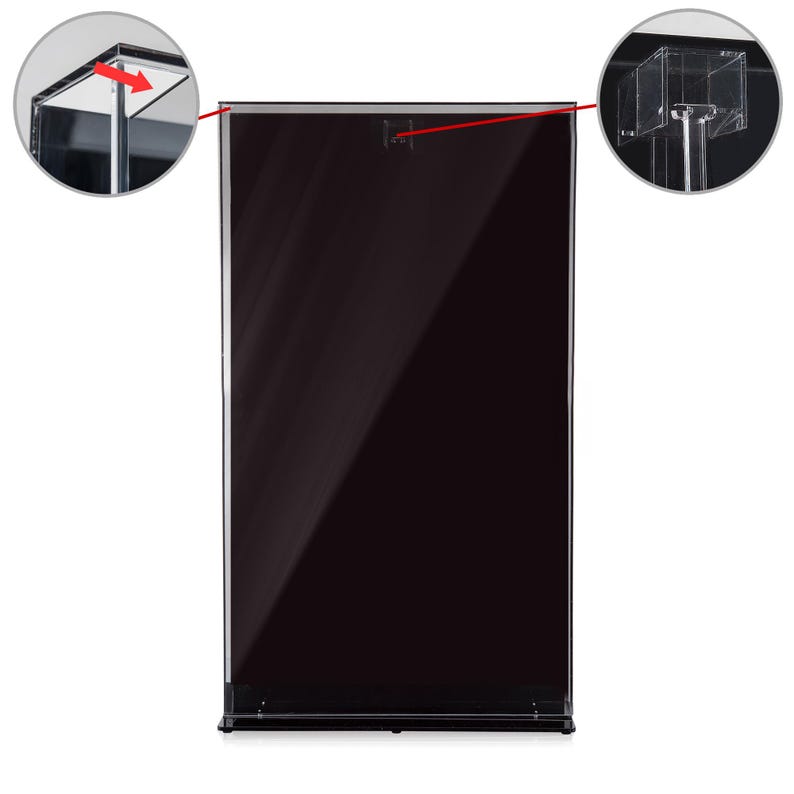 Puede incluir: Una taza de cer&aacute;mica blanca con un asa negra y el texto "But First, Coffee" en negrita negra. La taza est&aacute; sobre una superficie blanca. La taza mide 10 cm de alto.