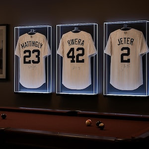 Vitrina LED personalizada para camisetas deportivas - Caja de acrílico con protección UV para recuerdos de pared o mesa - Béisbol, fútbol americano, baloncesto imagen 3