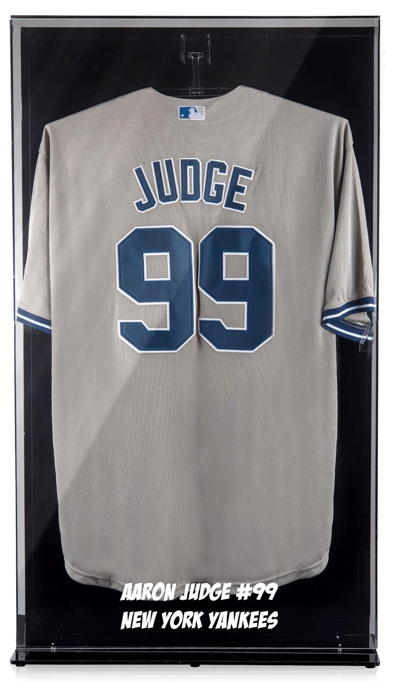 Vitrina de acrílico 3D personalizada para camisetas deportivas: protección UV, montaje en pared o mesa, almacenamiento de recuerdos imagen 9