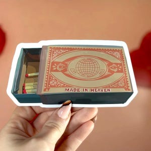 Einzigartiger Streichholzschachtel-Aufkleber Retro Match Made in Heavens - Perfektes Geschenk zum Valentinstag, Vintage Love Decor | Romantische Vinyl Sticker für Scrapbook