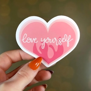 Adesivo de coração Love Yourself, decalque de vinil de amor próprio rosa, adesivo motivacional inspirador, decalque fofo para laptop estético, adesivo à prova d'água