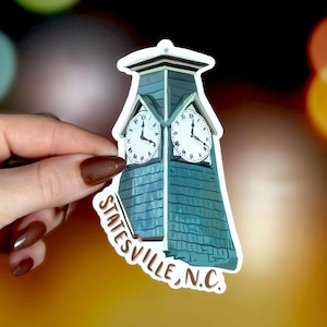 Statesville NC klokkentoren sticker, iconisch monument sticker North Carolina, Statesville souvenir vinyl sticker, waterdicht reisdecor, laptop