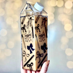 Potlood en strikken 17 oz herbruikbare melkpak waterfles – Leuk cadeau leraar waardering, schoolbenodigdheden voor leerlingen en docenten