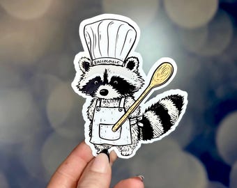 Pegatina de mapache chef Raccocouie: vinilo con divertido juego de palabras culinario