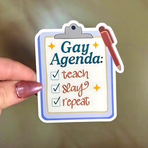 Gay Agenda Lehrer Aufkleber LGBTQ+ Vinyl Aufkleber | Queer Educator Pride Aufkleber Lustig Töten Laptop Wasserflasche Geschenk